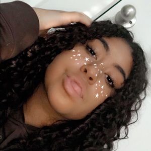 Meet your Posher, Kira